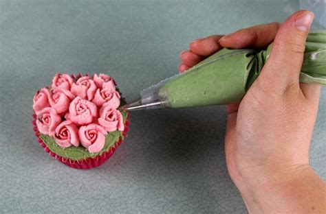 Flower Piping Tips Product Review Cake Masters Magazine