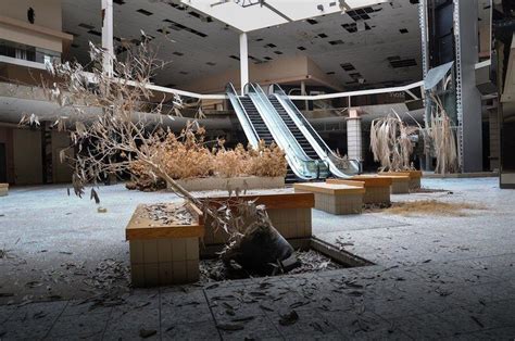 Inside America's Abandoned Malls, In 35 Haunting Photos