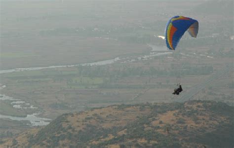 Top 11 Destinations For Paragliding In India