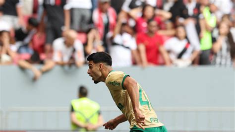 Palmeiras Vence Vasco No Df E Segue Firme Na Ca A Ao L Der