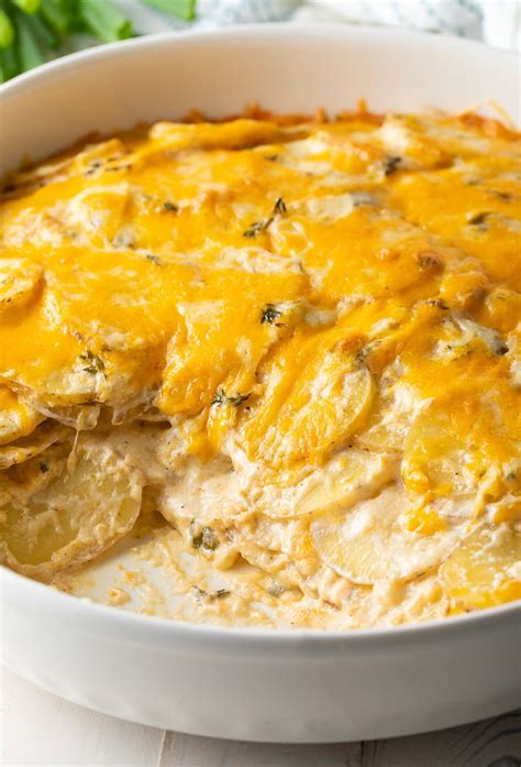 Cheddar Cheesy Potatoes Au Gratin