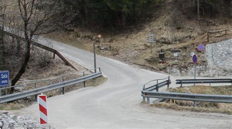 Obvestilo O Popolni Zapori Ceste Ob Ina Bovec Mojaob Ina Si