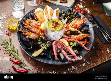 Seafood Platter For 2 4 Persons Lobster Octopus Blue Mussels