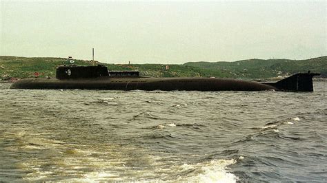Экс-начальник штаба ВМФ согласился с версией о гибели подлодки "Курск ...