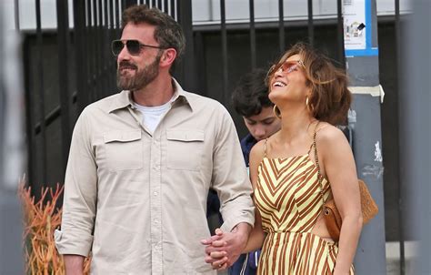 Ben Affleck And Jennifer Lopez Appear Tense During Flea Market Outing