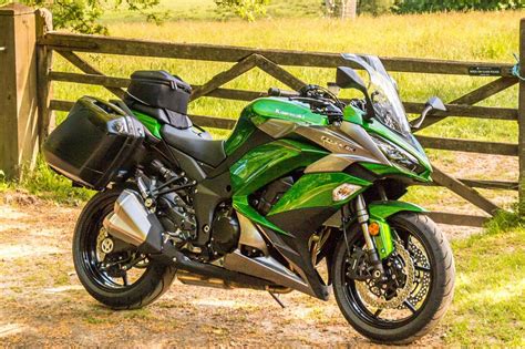 long weekend    kawasaki zsx tourer london evening