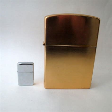 Зажигалка бензиновая огромная типа Zippo – купить в Москве, цена 5 000 ...