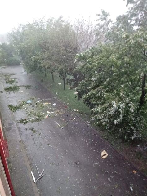 Maltempo La Tempesta Ammazza Estate Piega Il Centro Nord Pioggia