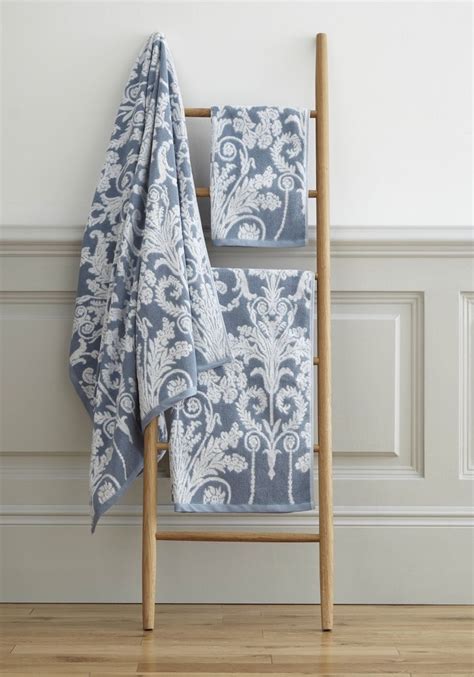 Laura Ashley Handdoek Josette Seaspray De Kussenwinkel