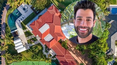 Gusttavo Lima veja fotos da mansão de R 60 milhões em Miami