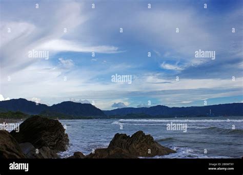 Pantai Pelabuhan Ratu Hi Res Stock Photography And Images Alamy