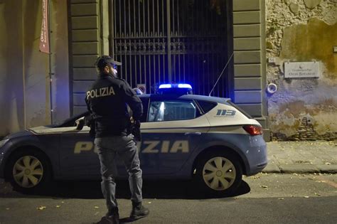 Pisa Ragazza Minaccia Di Gettarsi Dal Balcone Dopo Una Delusione