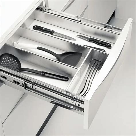 Rectangular Stainless Steel Evershine Cutlery Basket For Kitchen Size