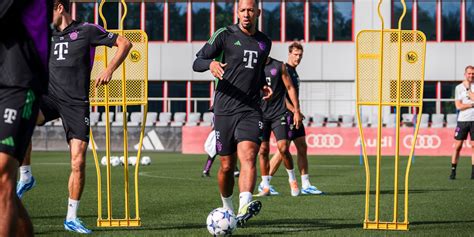 Jérôme Boateng continua a treinar no Bayern Munique mas não vai jogar