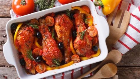 Receta De Pollo Con Tomate Y Cebolla Fácil De Preparar