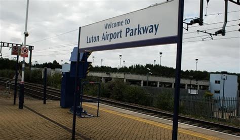 Luton Airport Parkway Train Station Taxis - 1ST Airport Taxis