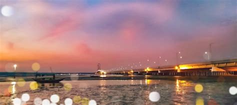 9 Spot Wisata Malam Surabaya Rekreasi Seru Bersama Keluarga