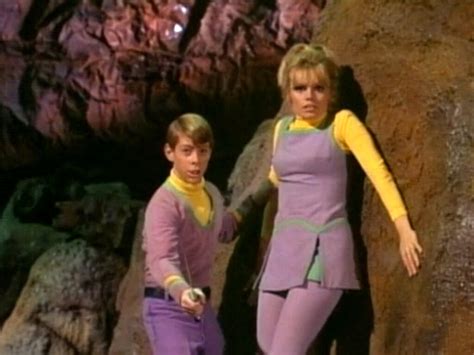 Lost In Space Cast Marta Kristen Space Tv Shows Cartoon Tv Scene Photo Robinson Favorite