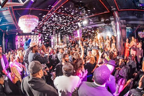 Best New Years Eve Parties In Nyc With Open Bars And More New Yorker Tips