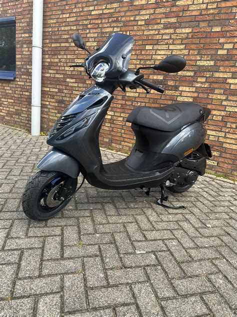 Occasion Piaggio Zip Full Carbon Km Verkocht Rsnv