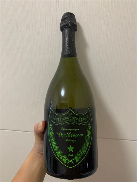 Dom Perignon Luminous Collection Brut Millesime 2010夜光版 嘢食 嘢飲 酒精飲料