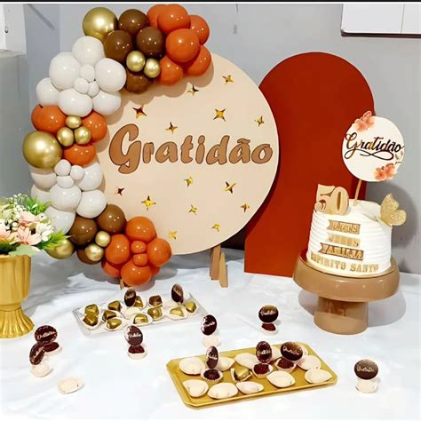 Mini Painel De Aniversário - Mini Festa | Mesa de festa simples, Painel para festa, Festa simples ...