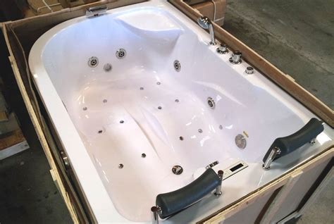 Two Person Jetted Massage Hydrotherapy Corner Tub With Bluetooth