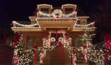 Dyker Heights Christmas Lights Tour - TourAmericaNYC.com