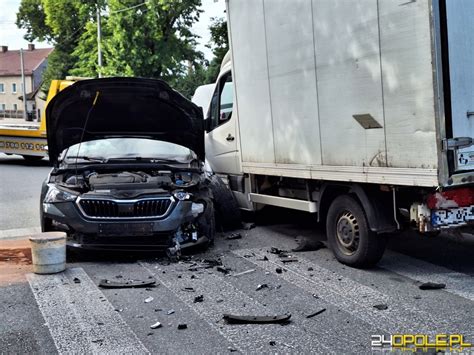 Zderzenie pojazdów na Alei Przyjaźni w Opolu Wiadomości