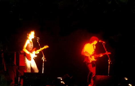 File:Mark and David Knopfler of Dire Straits 1979.jpg - Wikimedia Commons