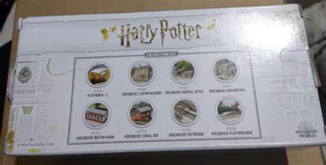 HORNBY R7233 Harry Potter Hogsmeade Waiting Room 27 42 PicClick CA