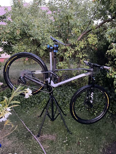 Mondraker F Podium 2022 vyskladaný Horské celoodpružené bicykle