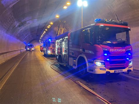 Fw Bo Verkehrsunfall Mit Einem Lkw Auf Der A Presseportal