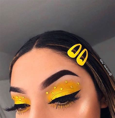 Pin On Makeup Yellow Eye Makeup Yellow Makeup Cute Eye Makeup