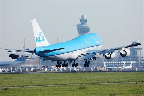 KLM Boeing B747 startet vom Amsterdam Schiphol Flughafen - Creative ...