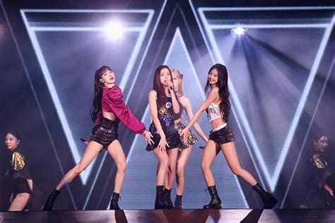 Concert Blackpink ở Hà Nội chỉ có 13 bài hát nhưng giá vé lên tới gần