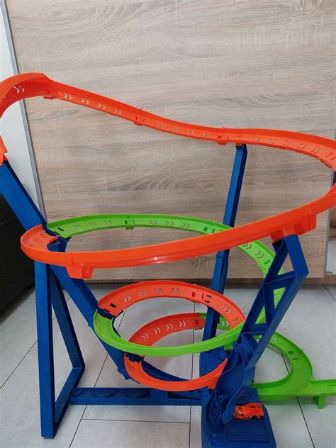 Hot Wheels Action Spiral Speed Crash