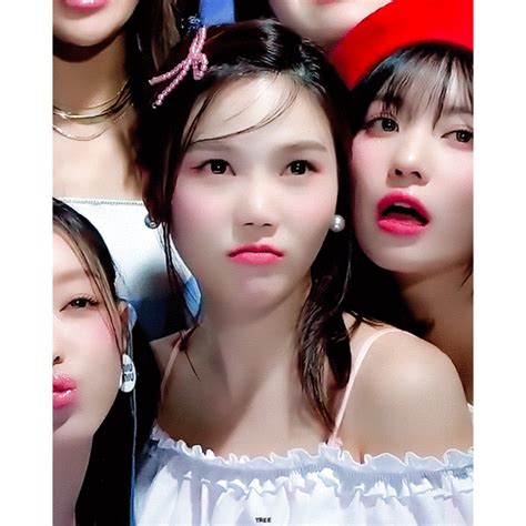 Oh My Girl Community Posts 사랑하는 나의 기적💙🌹 효끼이시🐰 ️ 전주 공연 잘 마치고 와효 ️ 세상에서