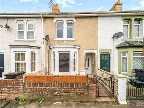 3 Bed Terraced House For Sale In Cricklade Road Gorse Hill Swindon