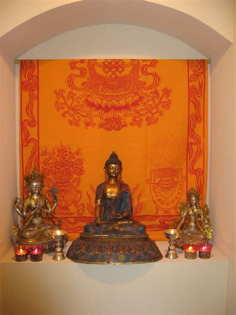 Buddhist Altars In The Home Buddhist House Altar Altars Shrines And Trang Trí