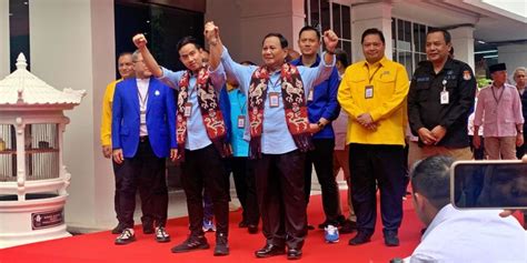 Prabowo Gibran Naik Maung Hingga Ke Lobi Gedung Kpu Ri