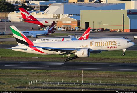 A Efm Emirates Boeing F H Photo By Victor Pody Id