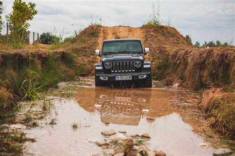 Off Roading Cheap Used Cars Looks Really Fun Especially With Friends