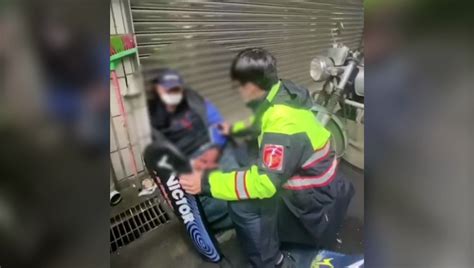 騎士吸毒後駕車大鬧中和！ 持球棒連續砸車 社會 壹新聞