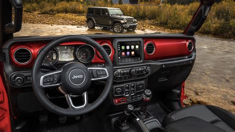 2019 Jeep Wrangler Interior Features & Space | Jeep Council Bluffs