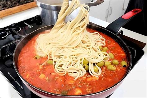 Macarrão à bolonhesa prático e rapido de fazer para o seu almoço de