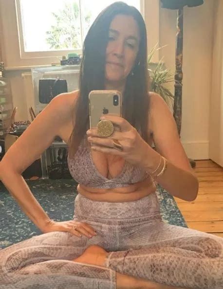 Lisa Snowdon Shows Off Smoking Hot Transformation As She Strips Down To