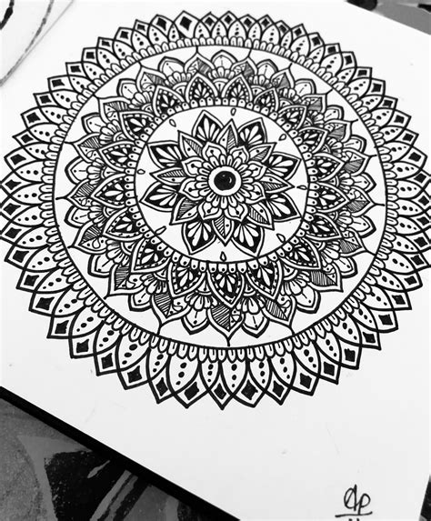 Black And White Mandala Design Mandala Doodle Zentangle Pattern