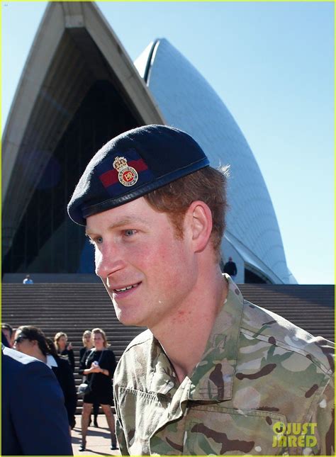 Prince Harry Greets Thousands At Sydney Opera House Photo 3364808