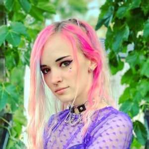 Hot Sexy Arin Knox Bikini Pics